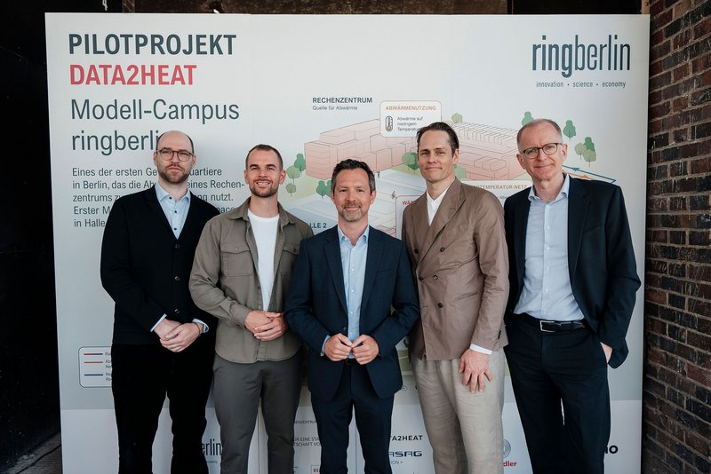 From left: Dr. Christian Meine, Managing Director Marienpark Berlin; Fridtjof Gustavs, Co-Founder and Managing Director MotionLab.Berlin; Dr. Severin Fischer, State Secretary at the Berlin Senate Department for Economic Affairs, Energy and Public Enterprises; Matthias Menger, Managing Director of KOIMO Project Development and ringberlin; Georg Friedrichs, CEO of GASAG AG.