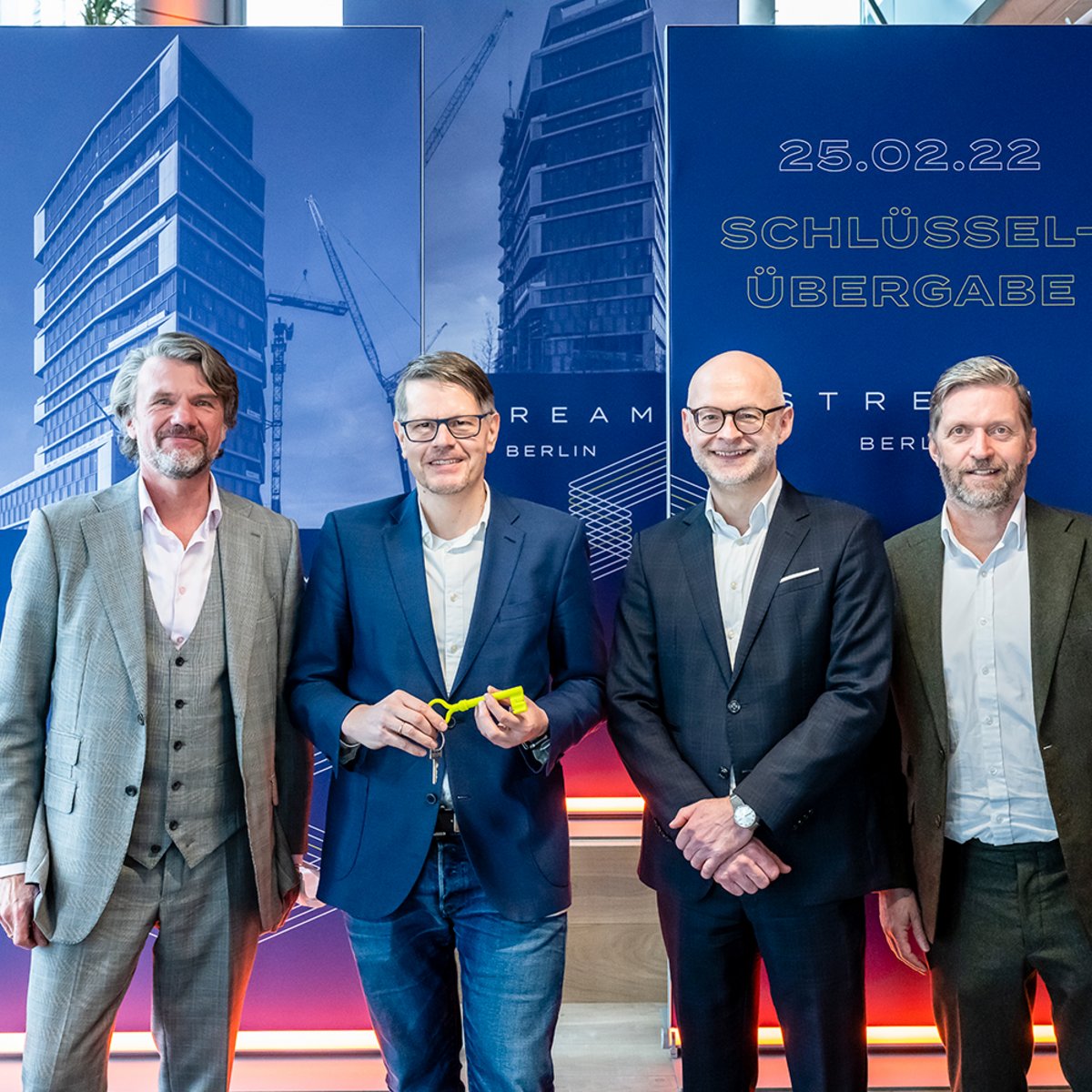 Symbolische Schlüsselübergabe an ZALANDAO