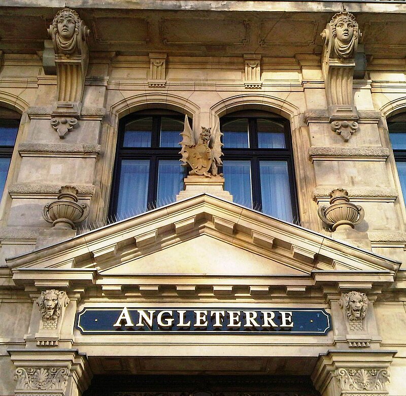Eingangsportal Hotel Angleterre