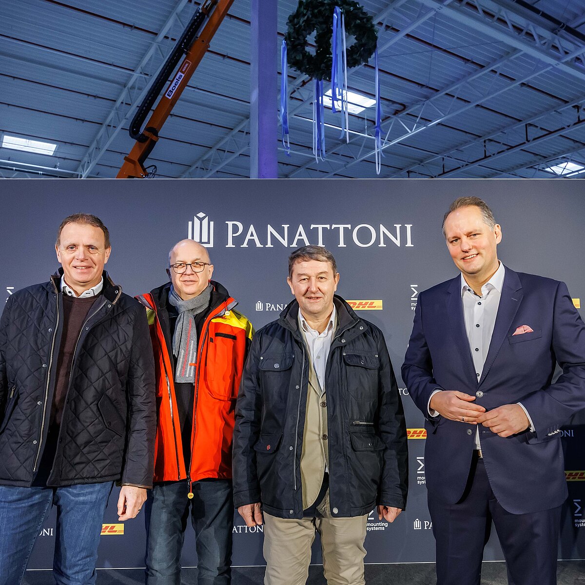 Richtfest Panattoni Park Rangsdorf: Jürgen Wilscher (Panattoni), Andreas Czekalla (Deutsche Post DHL Real Estate Deutschland GmbH), Klaus Rocher (Bürgermeister Gemeinde Rangsdorf), Marcel Merten (Mounting Systems GmbH)