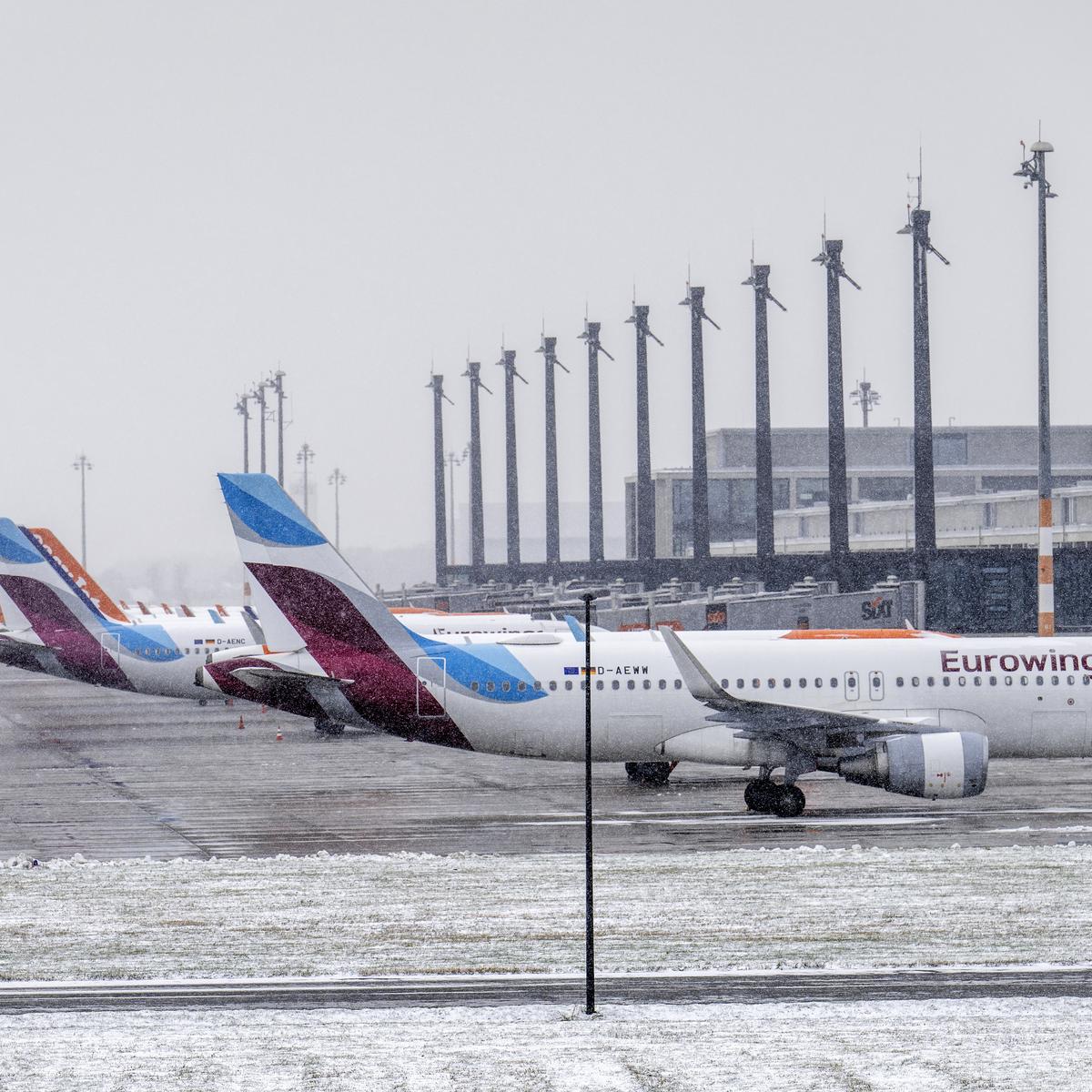 Image of BER Airport traffic statistics in December | Aircraft on the apron