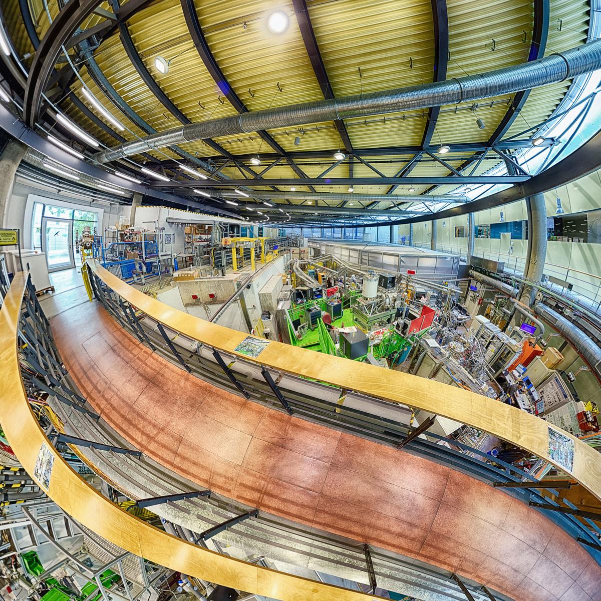 A special look at the BESSY II experimental hall.