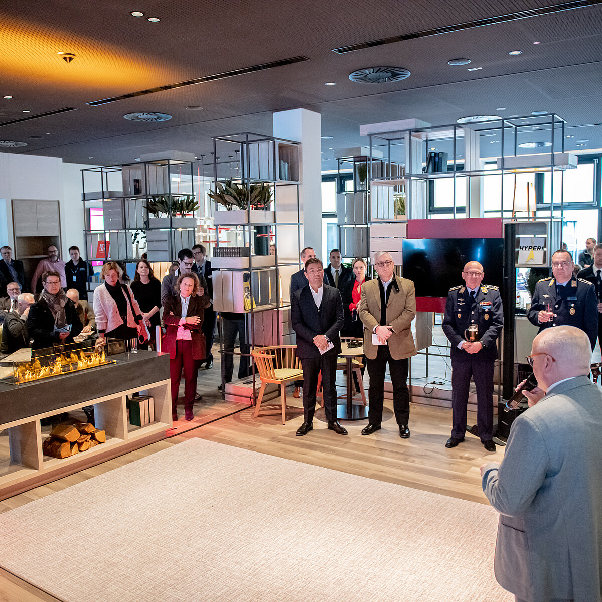 Foyer des neuen Intercity Hotels am BER bei der Eröffnung