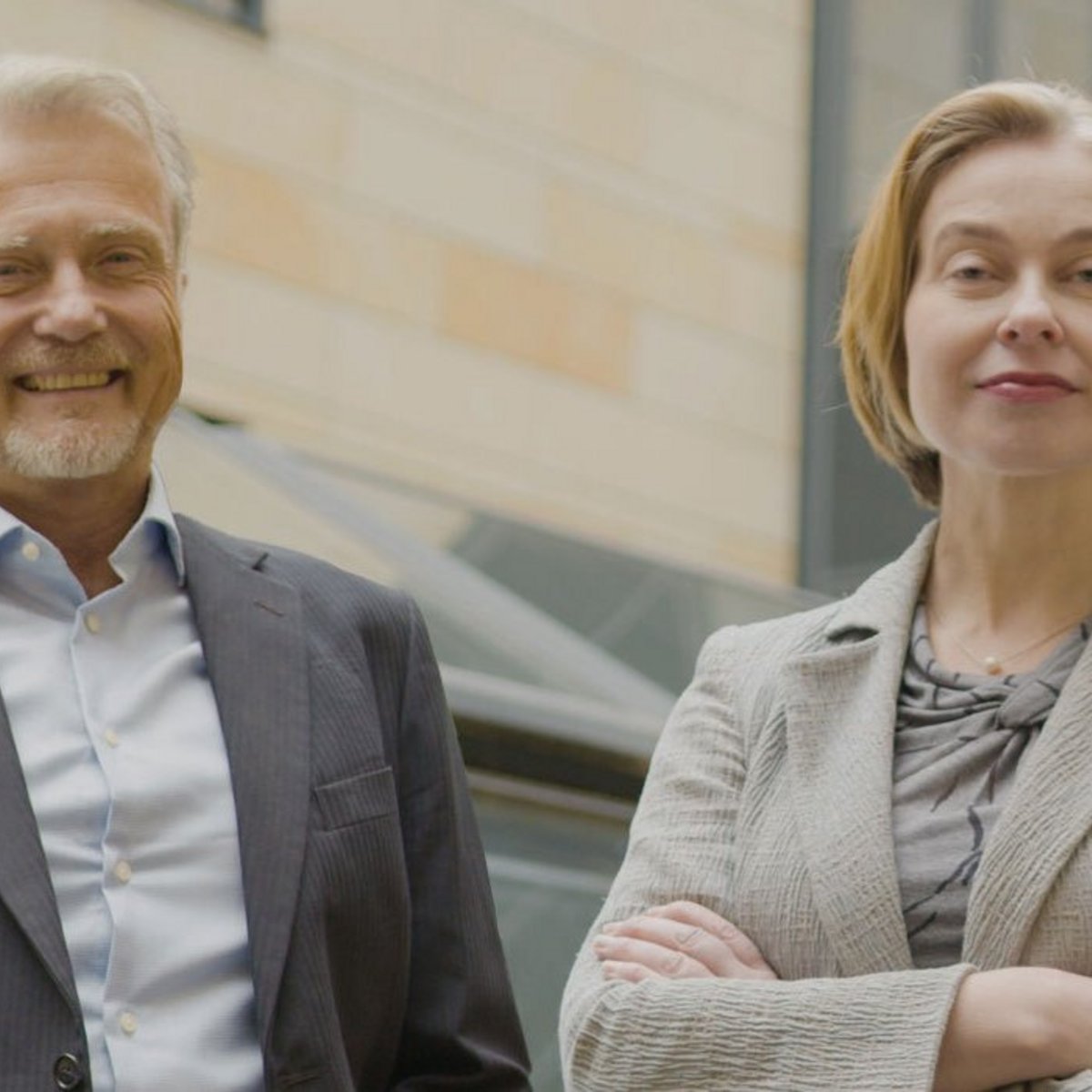 Image shows Dr. Dirk Schlesinger, head of the TÜV AI Lab and Dr. Petra Ritter, head of TEF-Health.