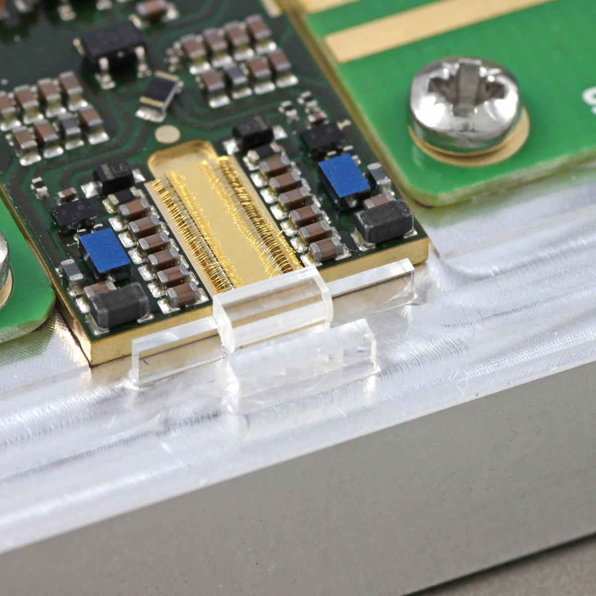 High current nanosecond laser driver with integrated ridge-waveguide laser diode for LiDAR applications.
