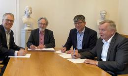 Signing of  the MoU to establish the Berlin Battery Lab on May 7th 2025: Prof. Dr. Ulrich Panne, President of Bundesanstalt für Materialforschung und -prüfung (BAM), Prof. Dr. Christoph Schneider, Vice President for Research at Humboldt-Universität, Prof. Dr. Bernd Rech, Scientific Director of Helmholtz Zentrum Berlin (HZB), and Thomas Frederking, Executive Director Finance and Administration of HZB (from left to right)