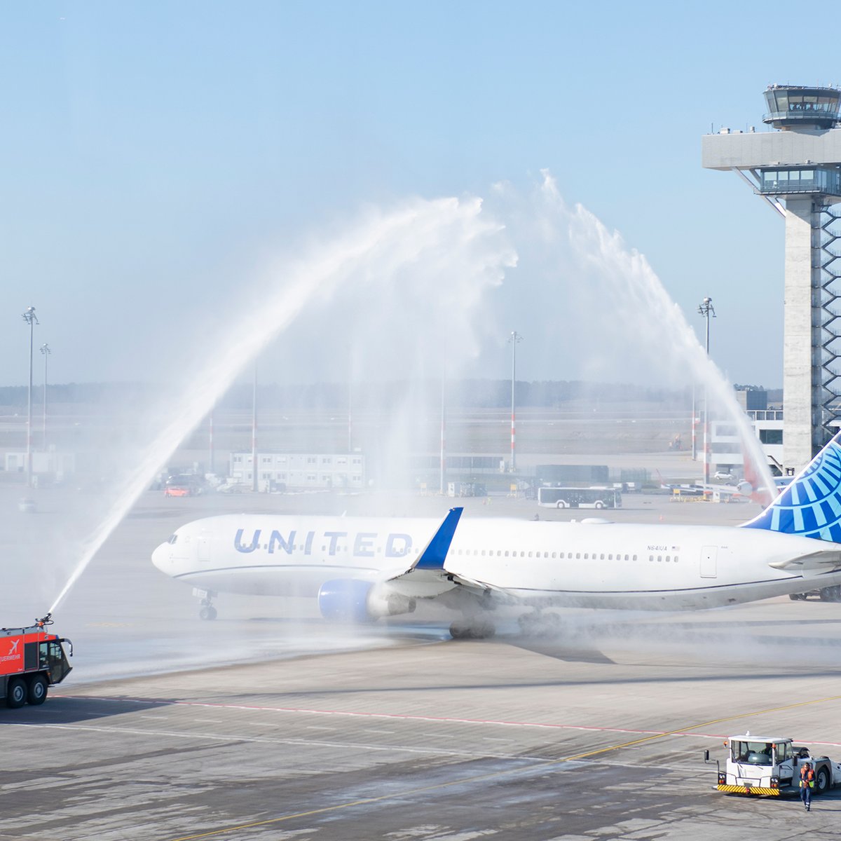Water salute for the United Airlines aircraft