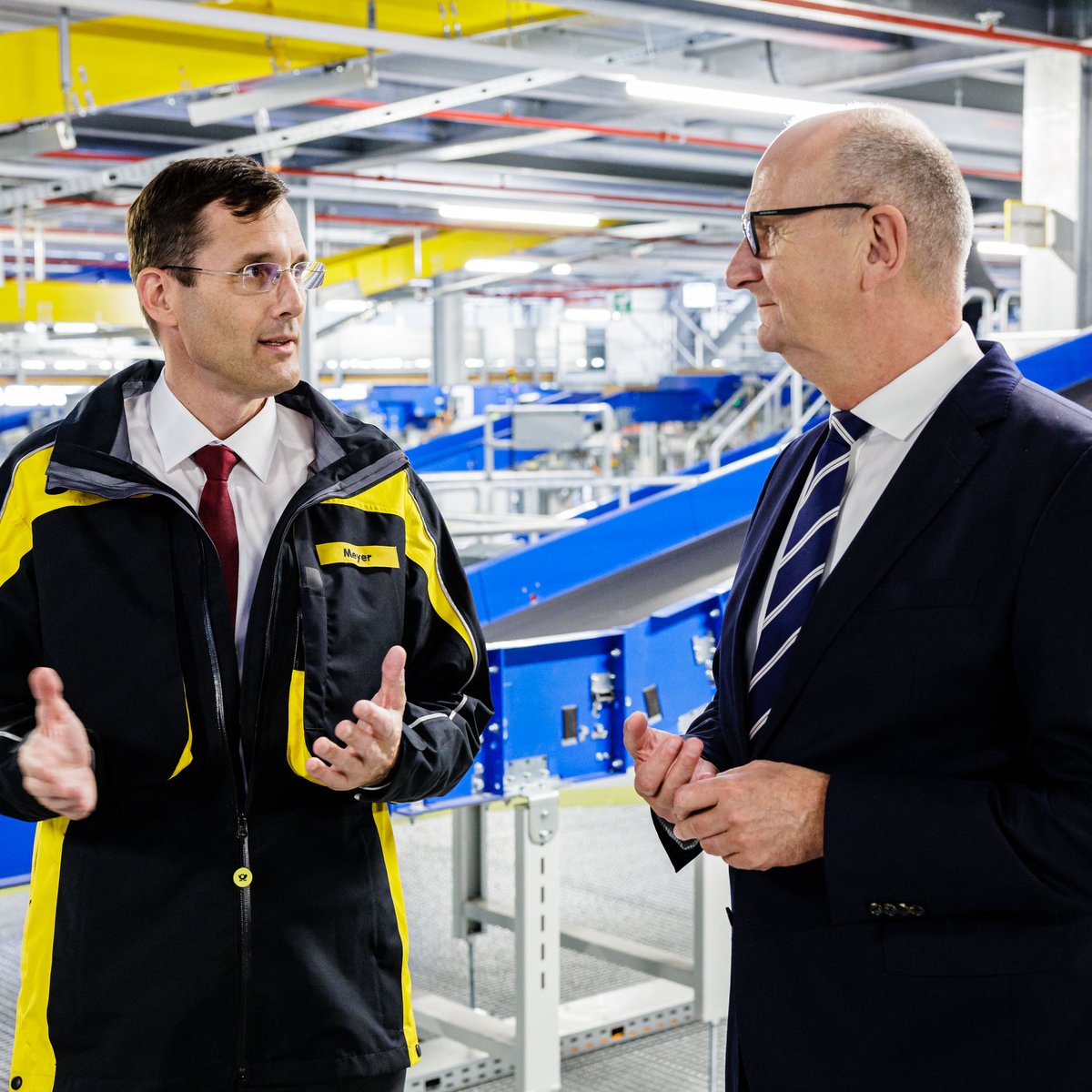 New DHL parcel center in Ludwigsfelde | Tobias Meyer, Member of the Board of Deutsche Post DHL Group (left), Dietmar Woidke, Minister President Brandenburg (right)