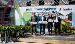 Picture of the topping-out ceremony in Berlin Treptow-Köpenick with Christian Gaebler, Markus Terboven, Dr. Claudia Leistner and Malte Bädelt 