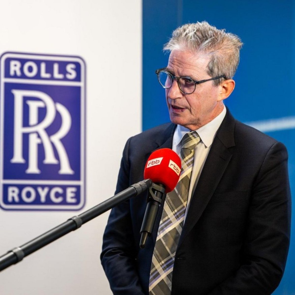 Dr. Jörg Au, Managing Director of Rolls-Royce Germany, in an interview with rbb