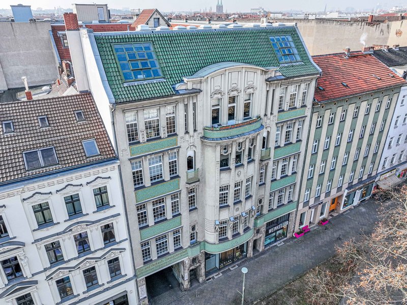 Front view of the Glaser Höfe, a historic Art Nouveau building in Berlin-Kreuzberg.
